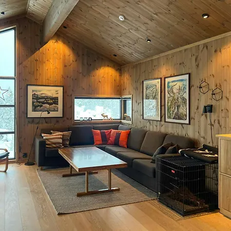 Split For Two Families Near Hardangervidda * Lurasgrendi