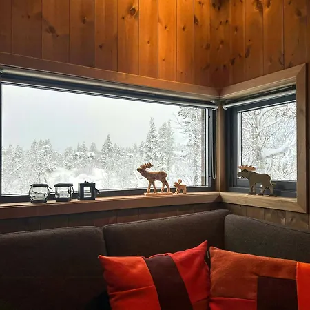 Split For Two Families Near Hardangervidda * Lurasgrendi